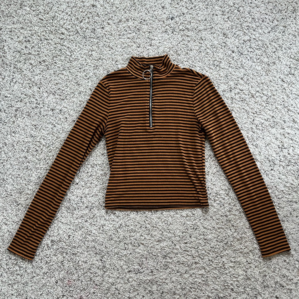 Forever 21 Cropped retro style long sleeve